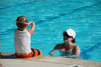 2009-08-20-02 IAN SWIM LESSON.jpg